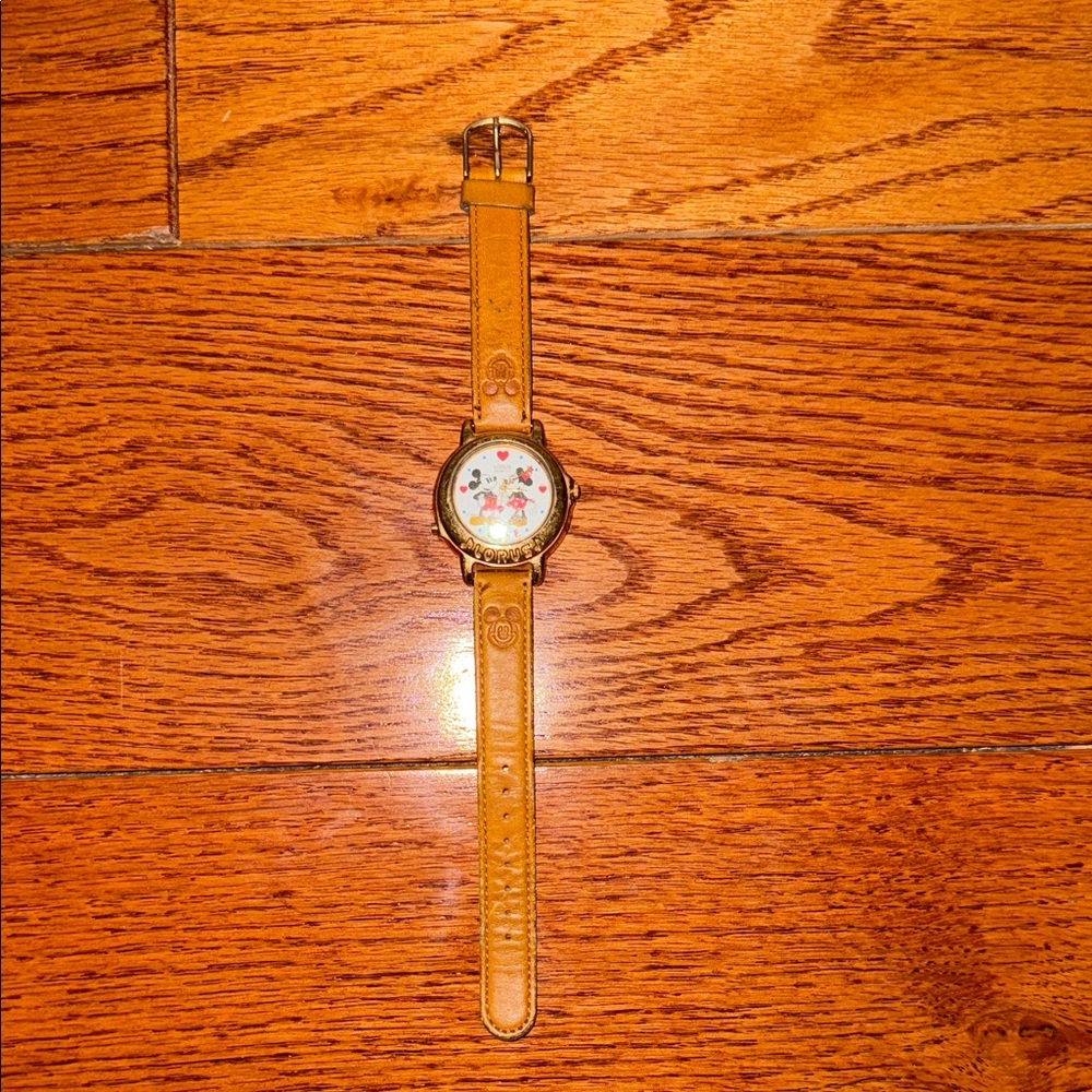 Vintage Lorus Mickey Minnie Mouse Love Musical Watch Leather